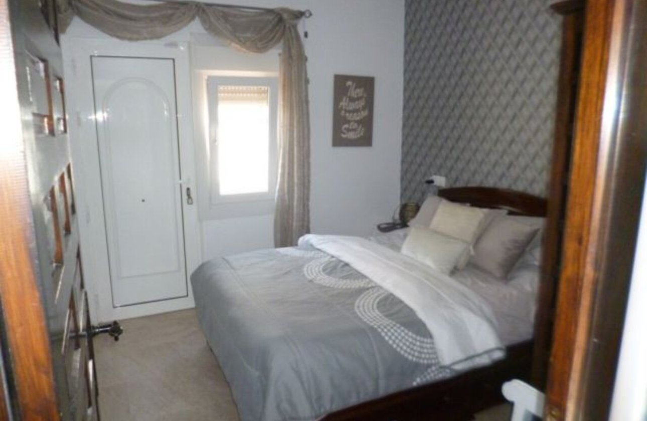 Resale - Villa -
Villamartin - Costa Blanca