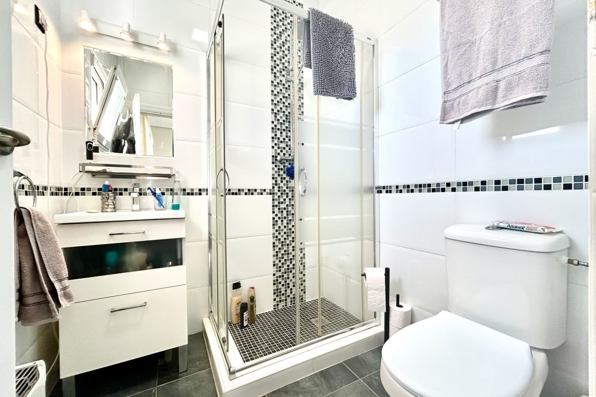 Resale - Villa -
Villamartin - Costa Blanca