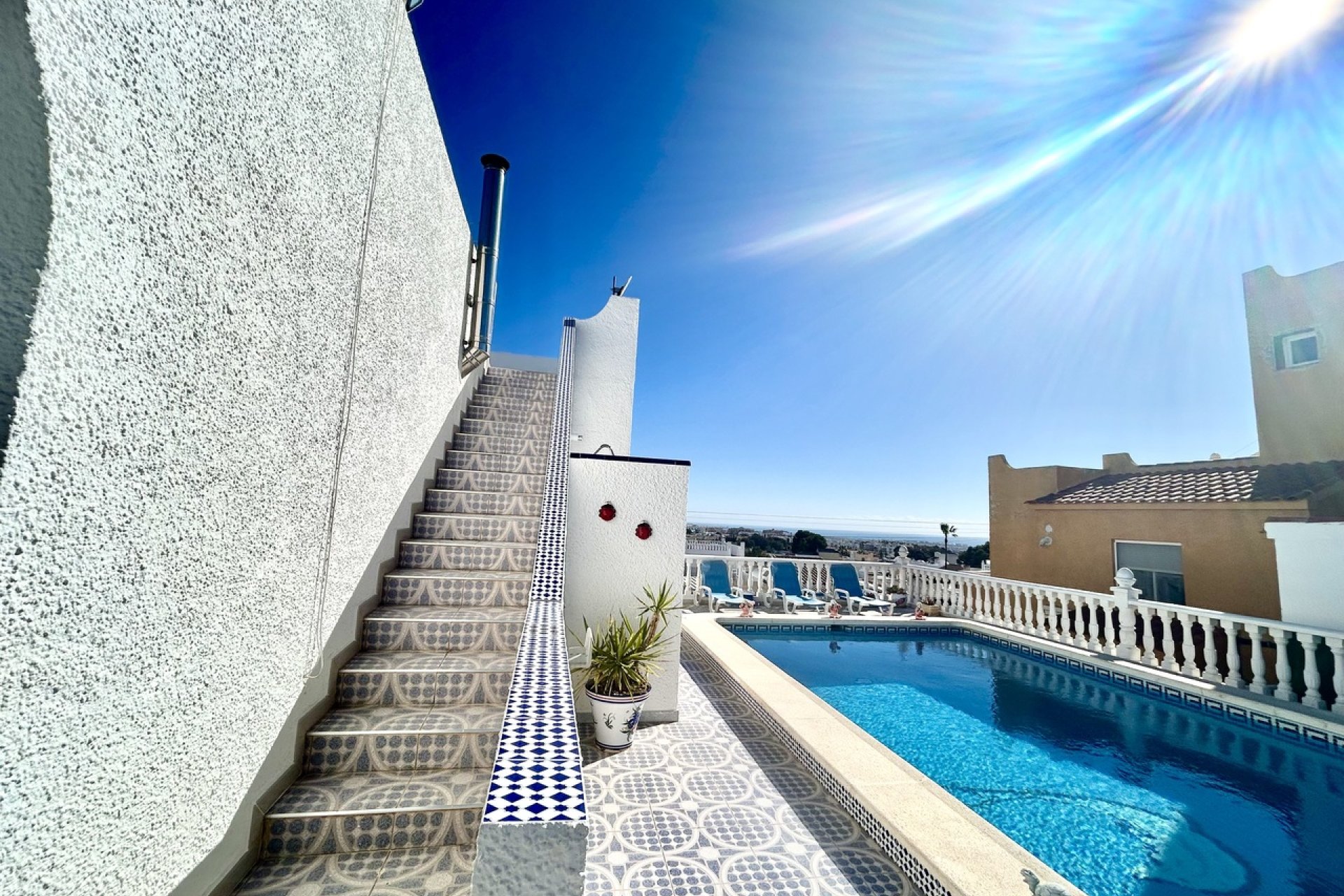 Resale - Villa -
Villamartin - Costa Blanca