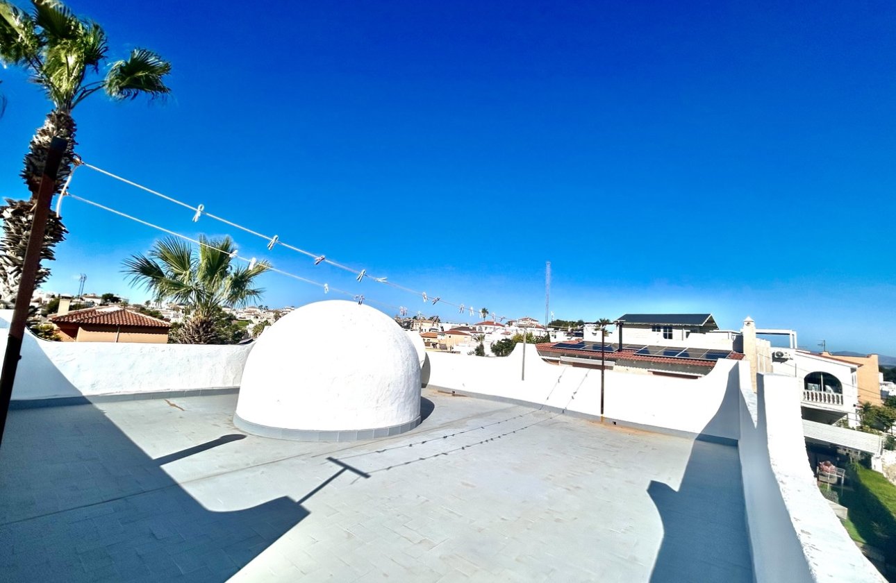 Resale - Villa -
Villamartin - Costa Blanca