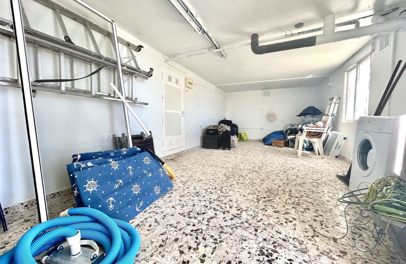 Resale - Villa -
Villamartin - Costa Blanca