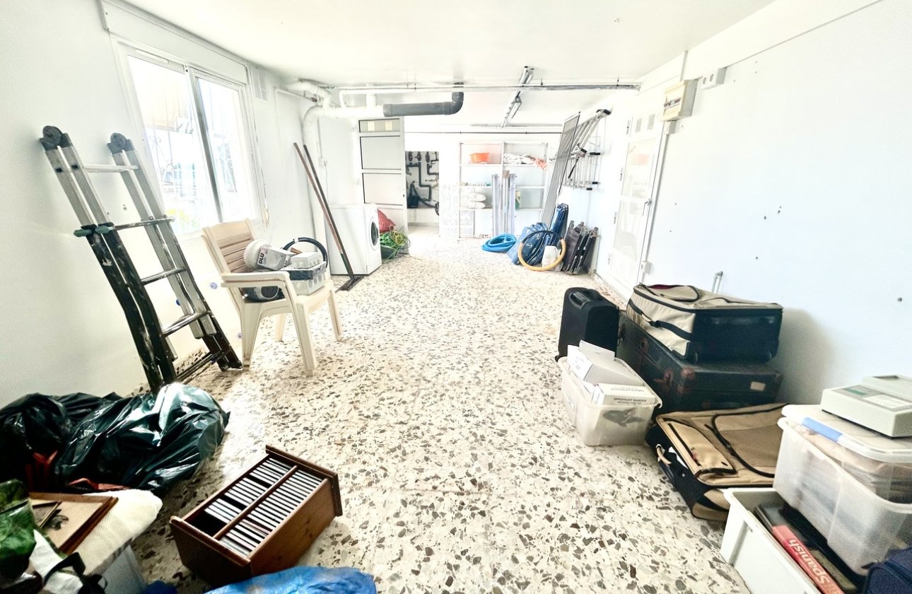 Resale - Villa -
Villamartin - Costa Blanca