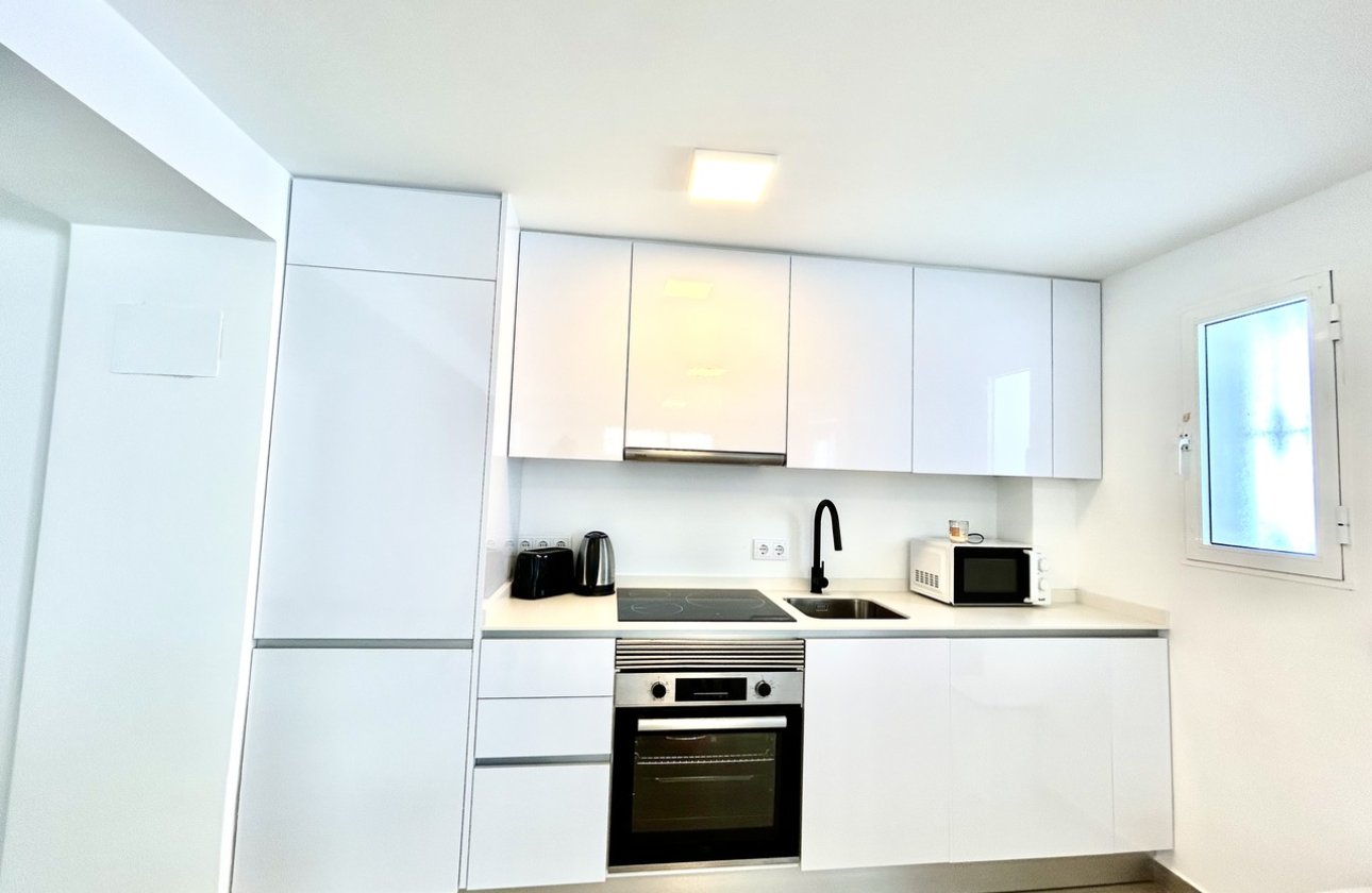 Resale - Villa -
Villamartin - Costa Blanca