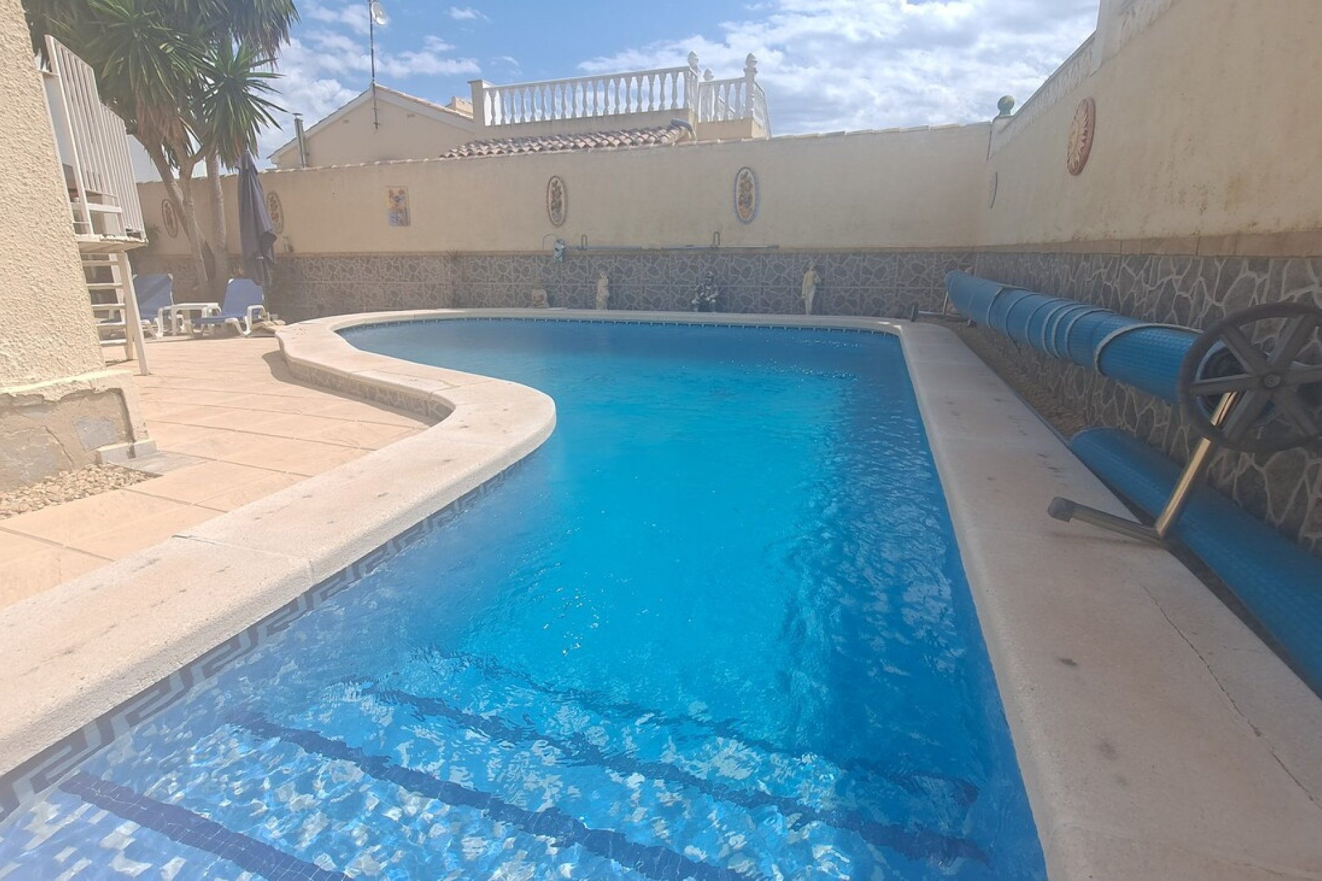 Resale - Villa -
Villamartin - Costa Blanca