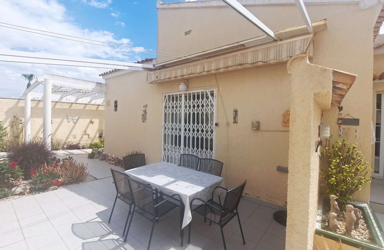 Resale - Villa -
Villamartin - Costa Blanca