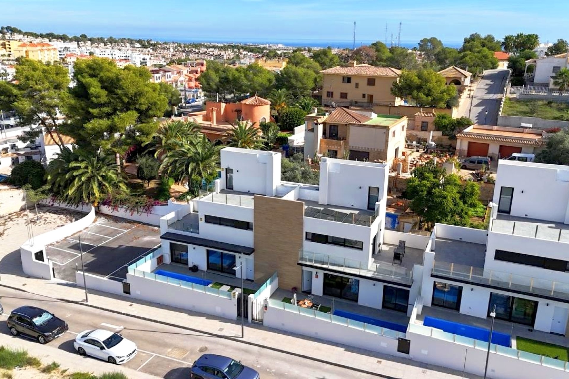 Resale - Villa -
Villamartin - Costa Blanca