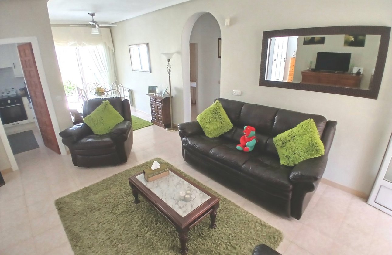 Resale - Villa -
Villamartin - Costa Blanca