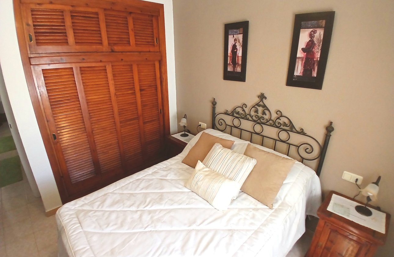 Resale - Villa -
Villamartin - Costa Blanca