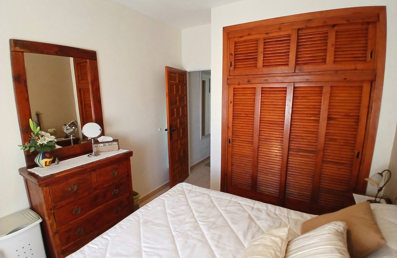 Resale - Villa -
Villamartin - Costa Blanca