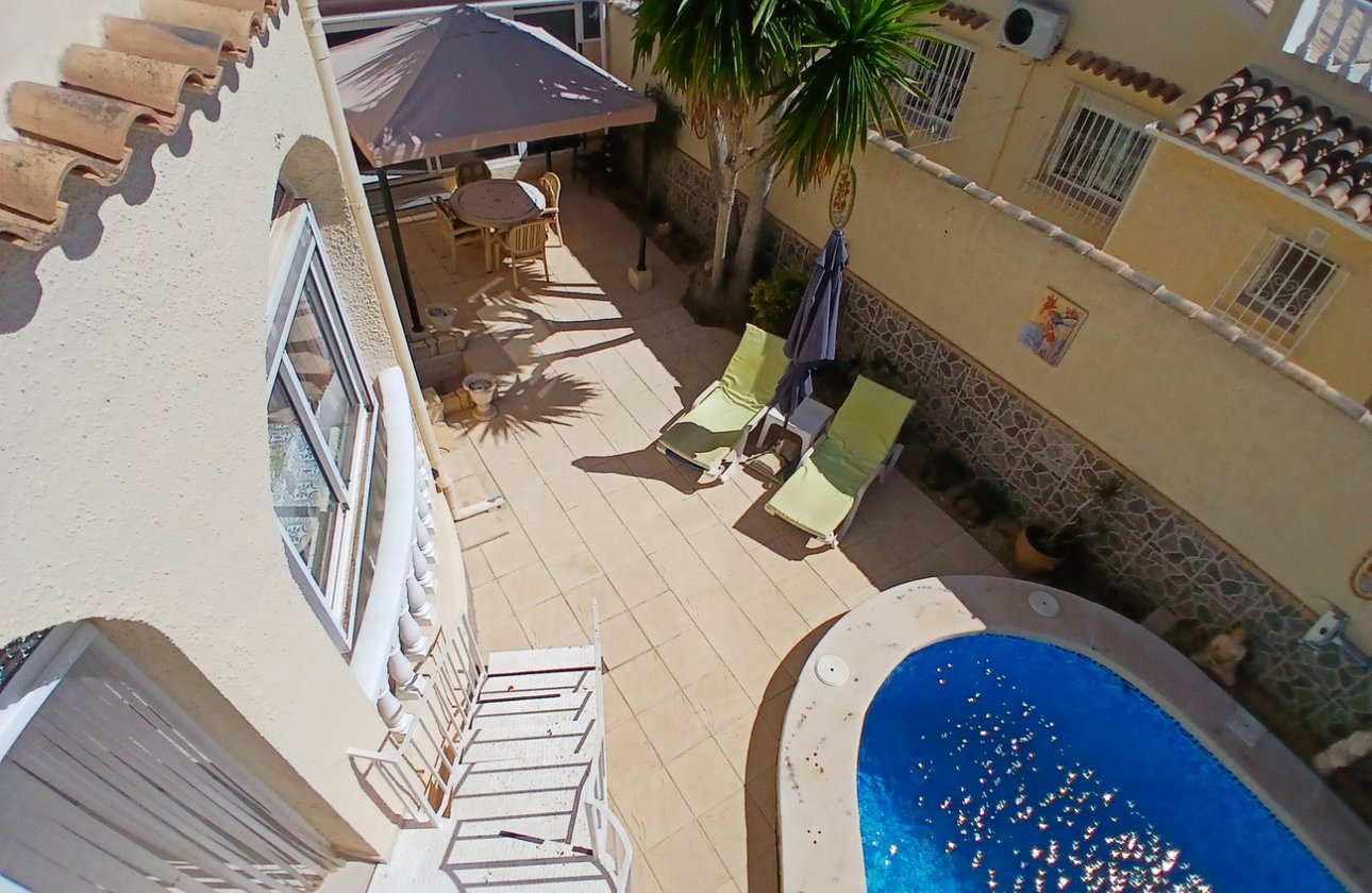 Resale - Villa -
Villamartin - Costa Blanca