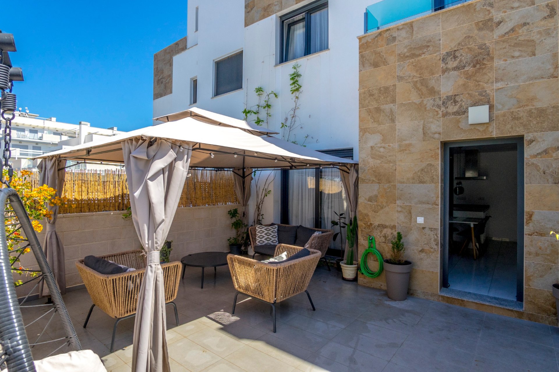 Resale - Villa -
Villamartin - Costa Blanca