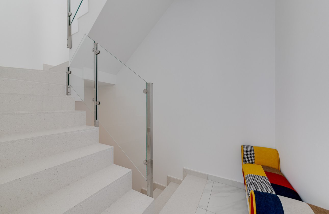 Resale - Villa -
Villamartin - Costa Blanca