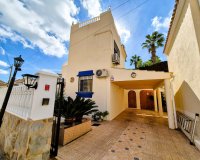Resale - Villa -
Villamartin - Costa Blanca