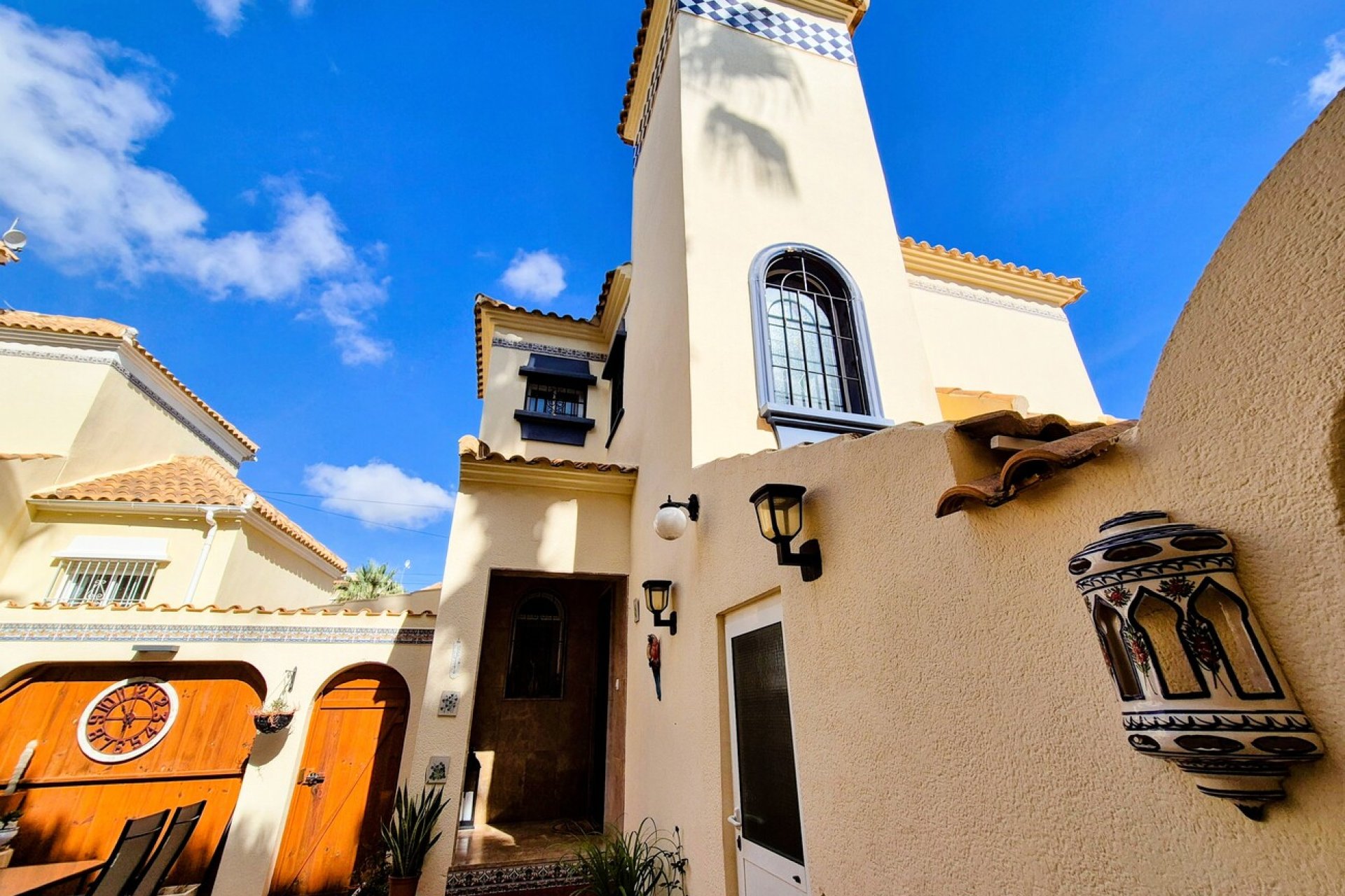Resale - Villa -
Villamartin - Costa Blanca