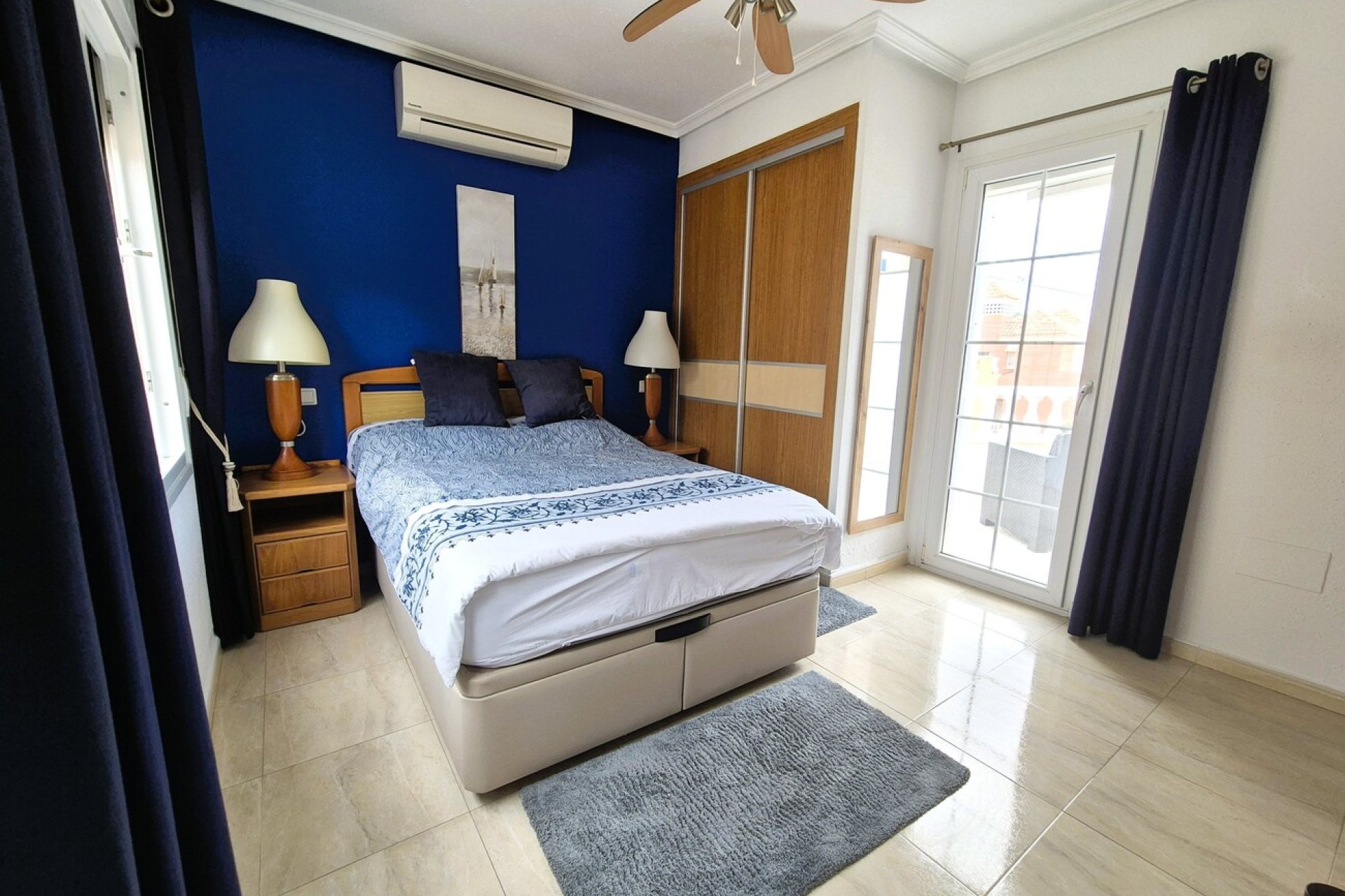 Resale - Villa -
Villamartin - Costa Blanca
