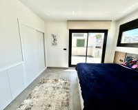 Resale - Villa -
Villamartin - Costa Blanca
