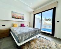 Resale - Villa -
Villamartin - Costa Blanca