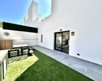 Resale - Villa -
Villamartin - Costa Blanca
