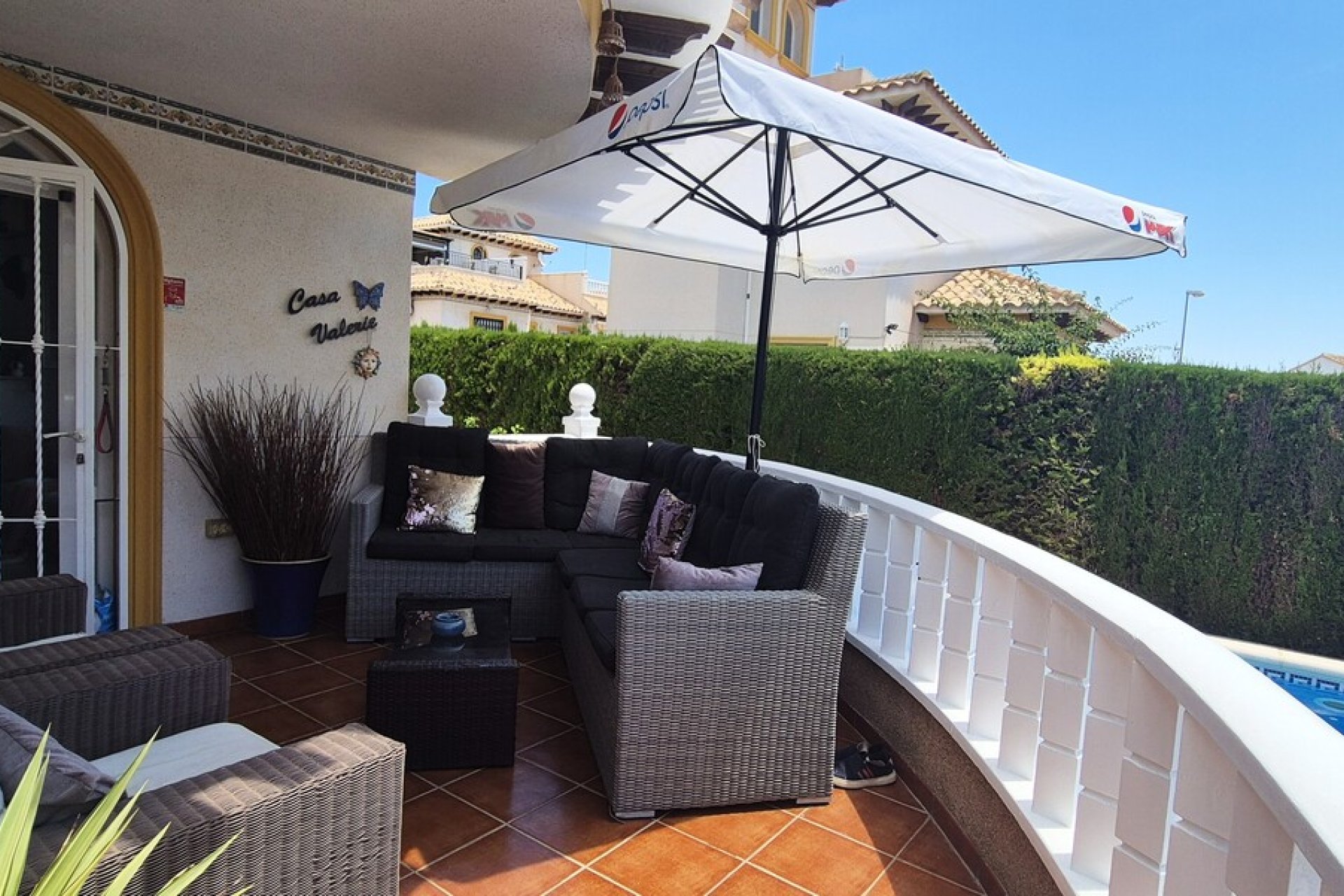 Resale - Villa -
Villamartin - Costa Blanca