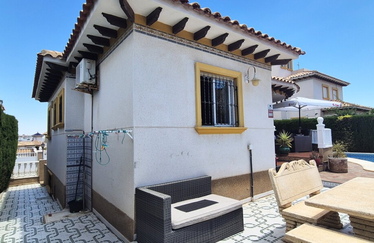 Resale - Villa -
Villamartin - Costa Blanca