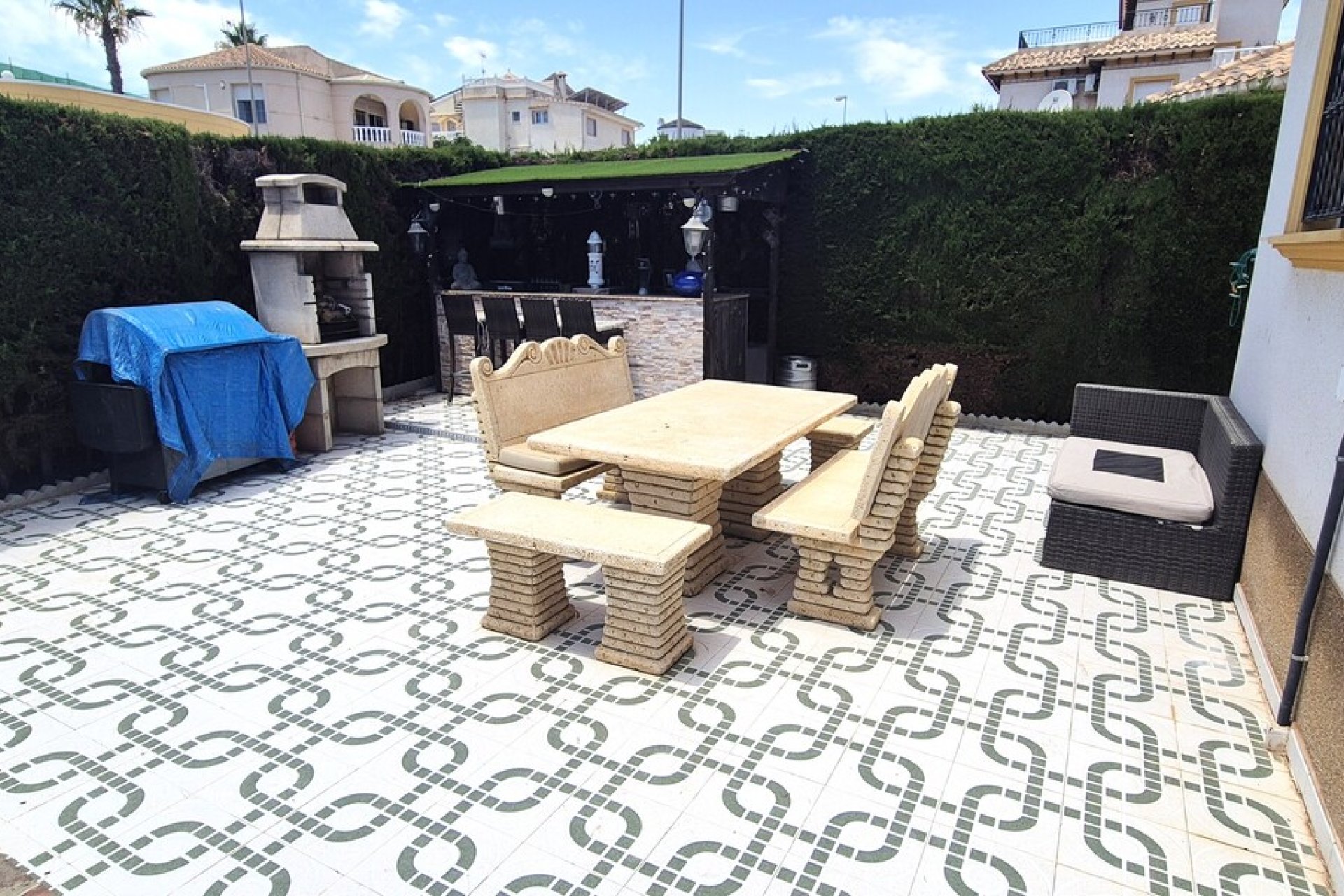 Resale - Villa -
Villamartin - Costa Blanca
