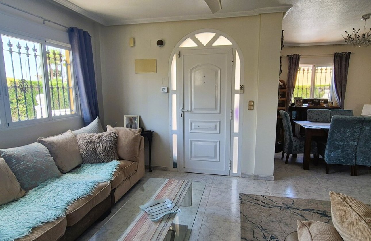 Resale - Villa -
Villamartin - Costa Blanca
