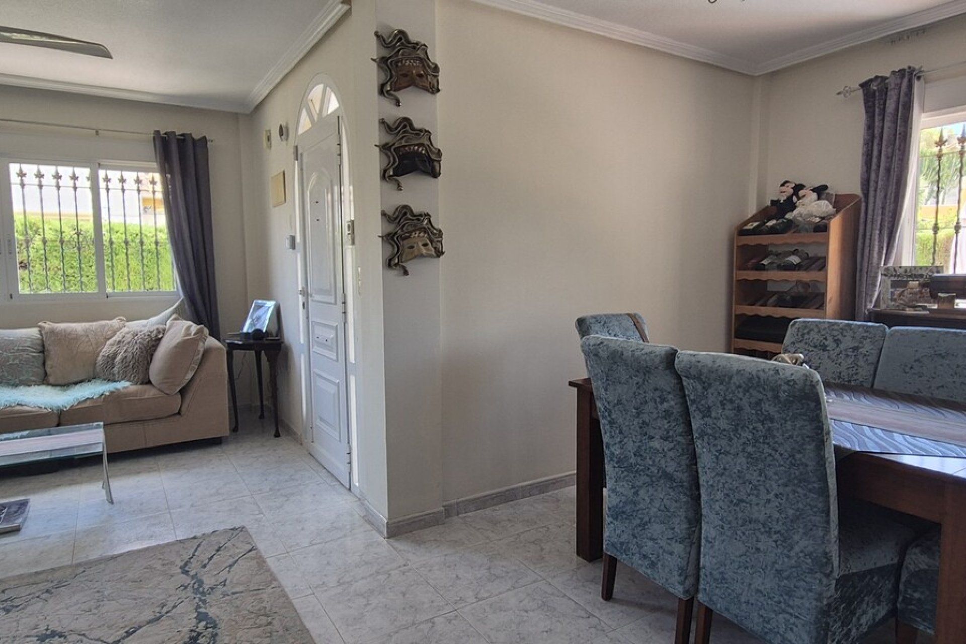 Resale - Villa -
Villamartin - Costa Blanca