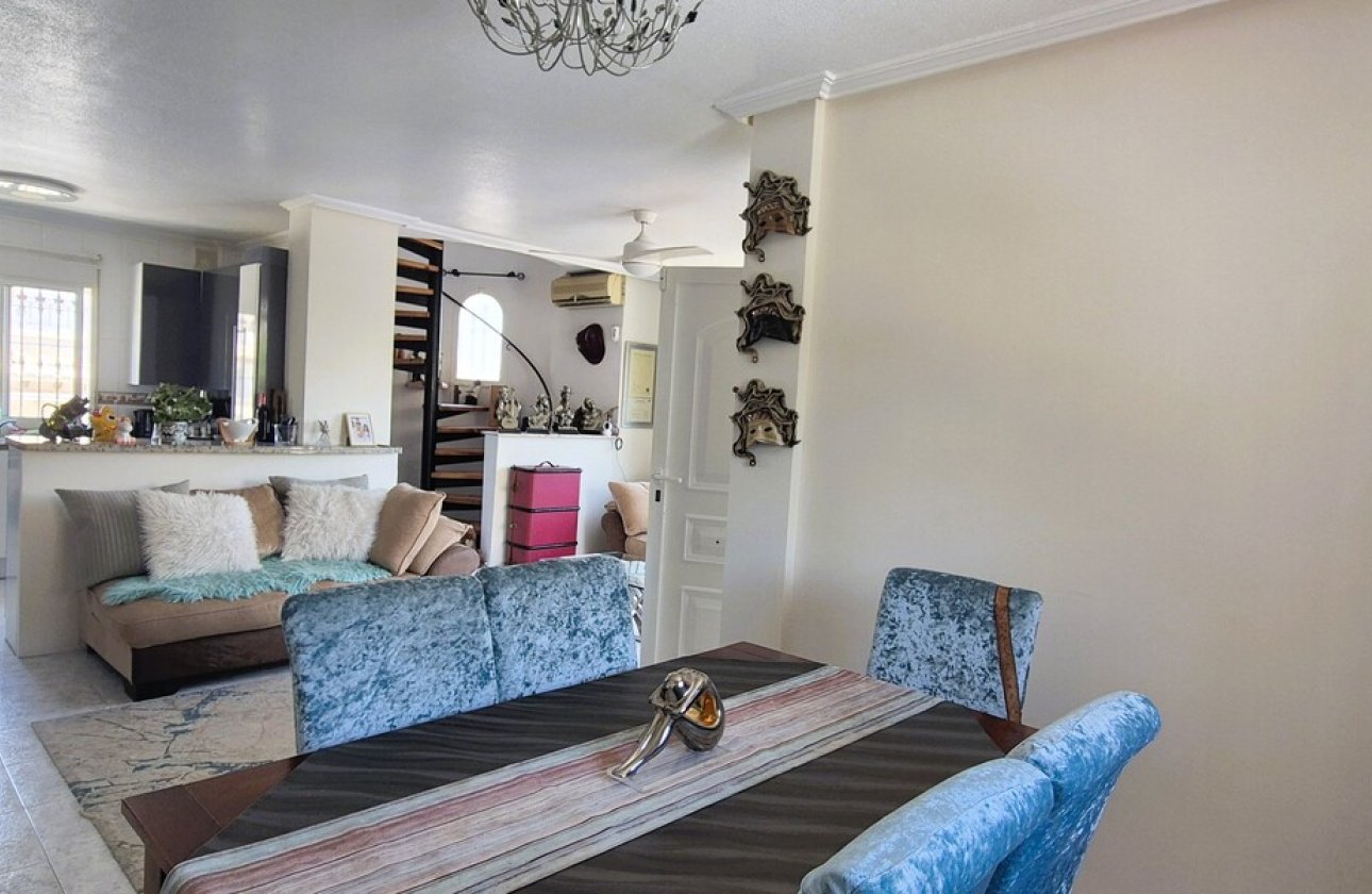 Resale - Villa -
Villamartin - Costa Blanca