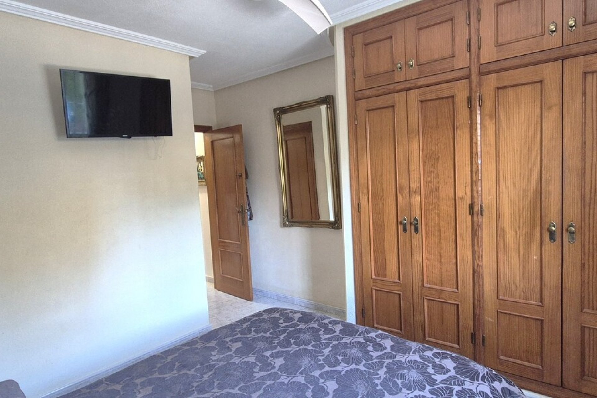 Resale - Villa -
Villamartin - Costa Blanca