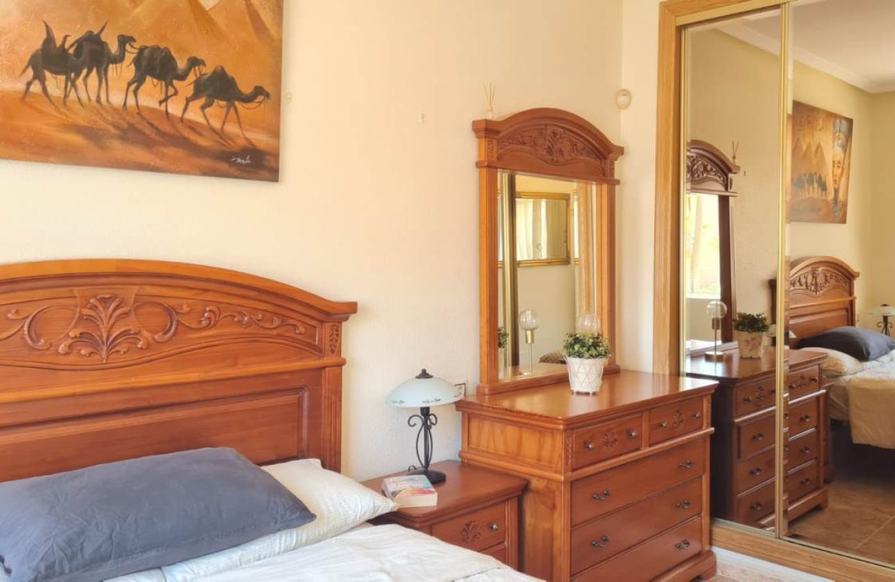 Resale - Villa -
Villamartin - Costa Blanca