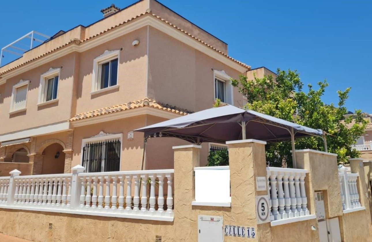 Resale - Villa -
Villamartin - Costa Blanca