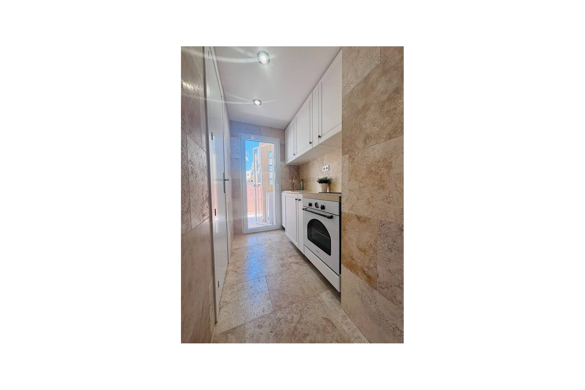 Resale - Villa -
Villamartin - Costa Blanca