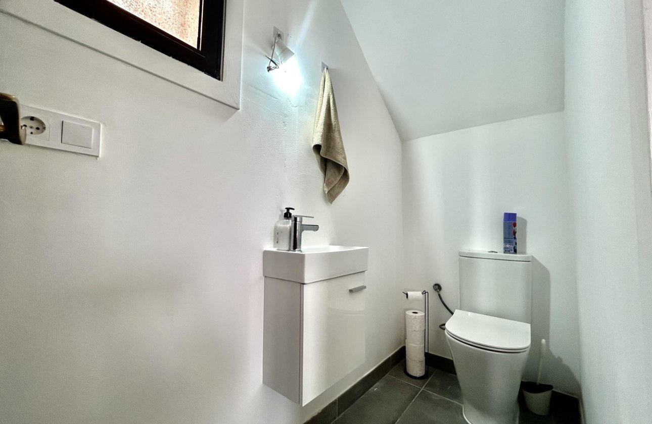 Resale - Villa -
Villamartin - Costa Blanca