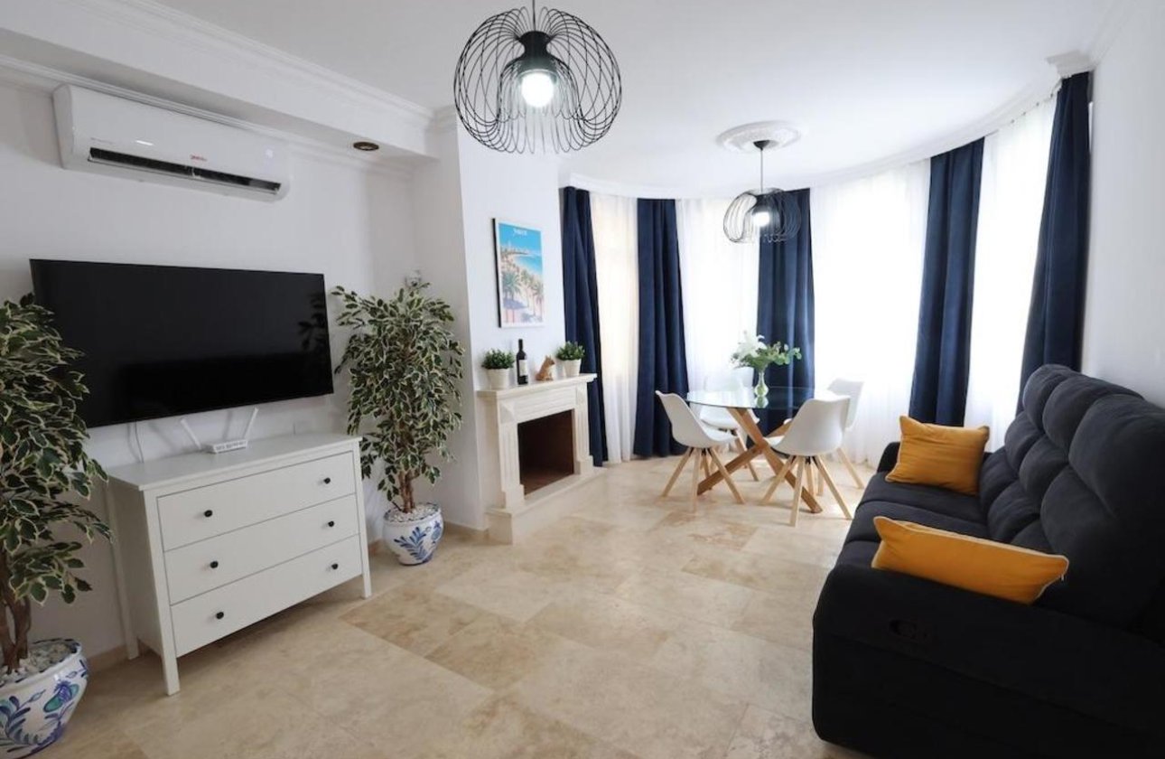 Resale - Villa -
Villamartin - Costa Blanca