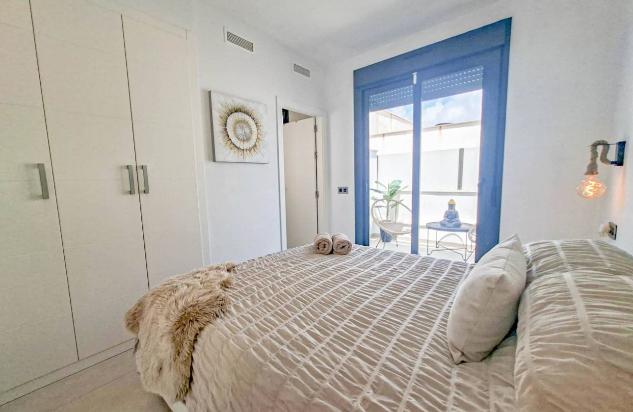 Resale - Villa -
Villamartin - Costa Blanca