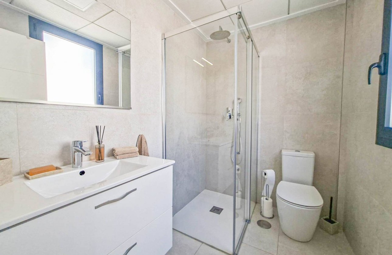 Resale - Villa -
Villamartin - Costa Blanca