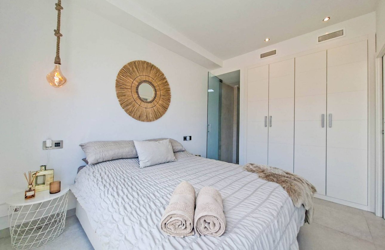 Resale - Villa -
Villamartin - Costa Blanca