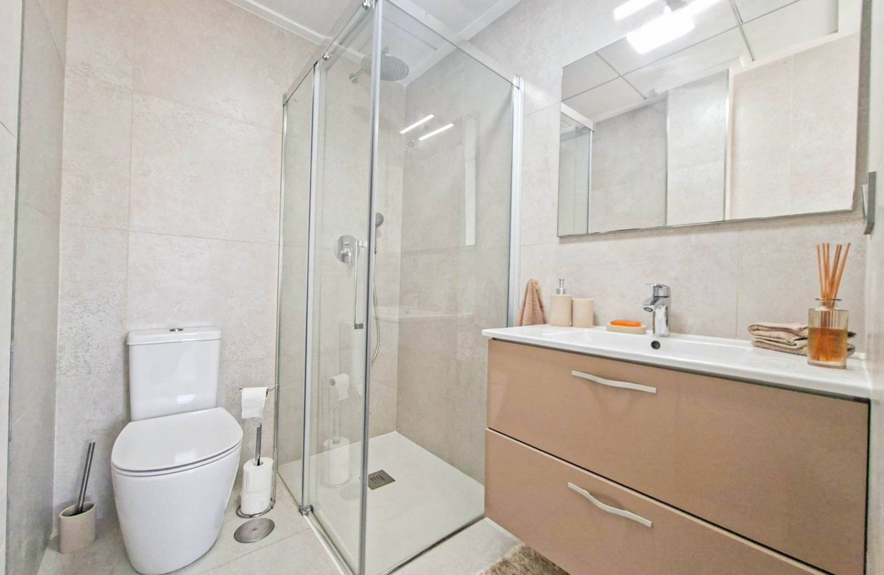 Resale - Villa -
Villamartin - Costa Blanca