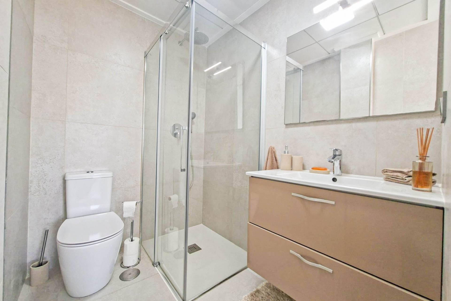 Resale - Villa -
Villamartin - Costa Blanca