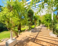 Resale - Villa -
Villamartin - Costa Blanca