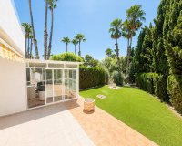Resale - Villa -
Villamartin - Costa Blanca