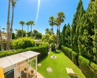 Resale - Villa -
Villamartin - Costa Blanca