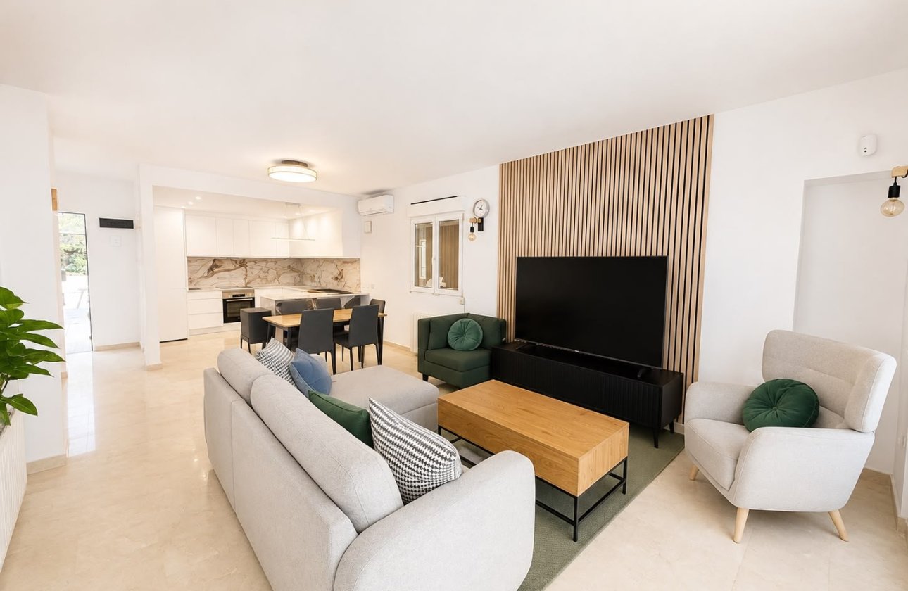Resale - Villa -
Villamartin - Costa Blanca