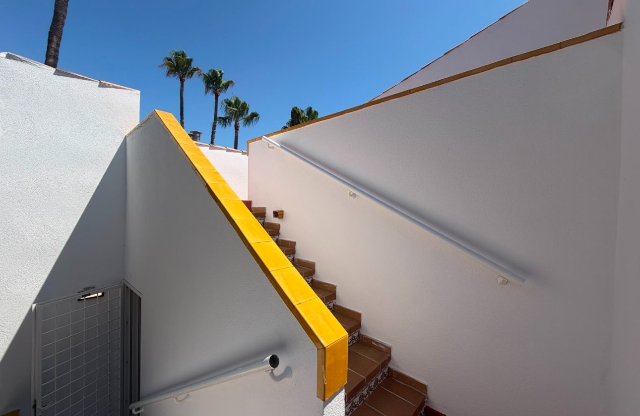 Resale - Villa -
Villamartin - Costa Blanca