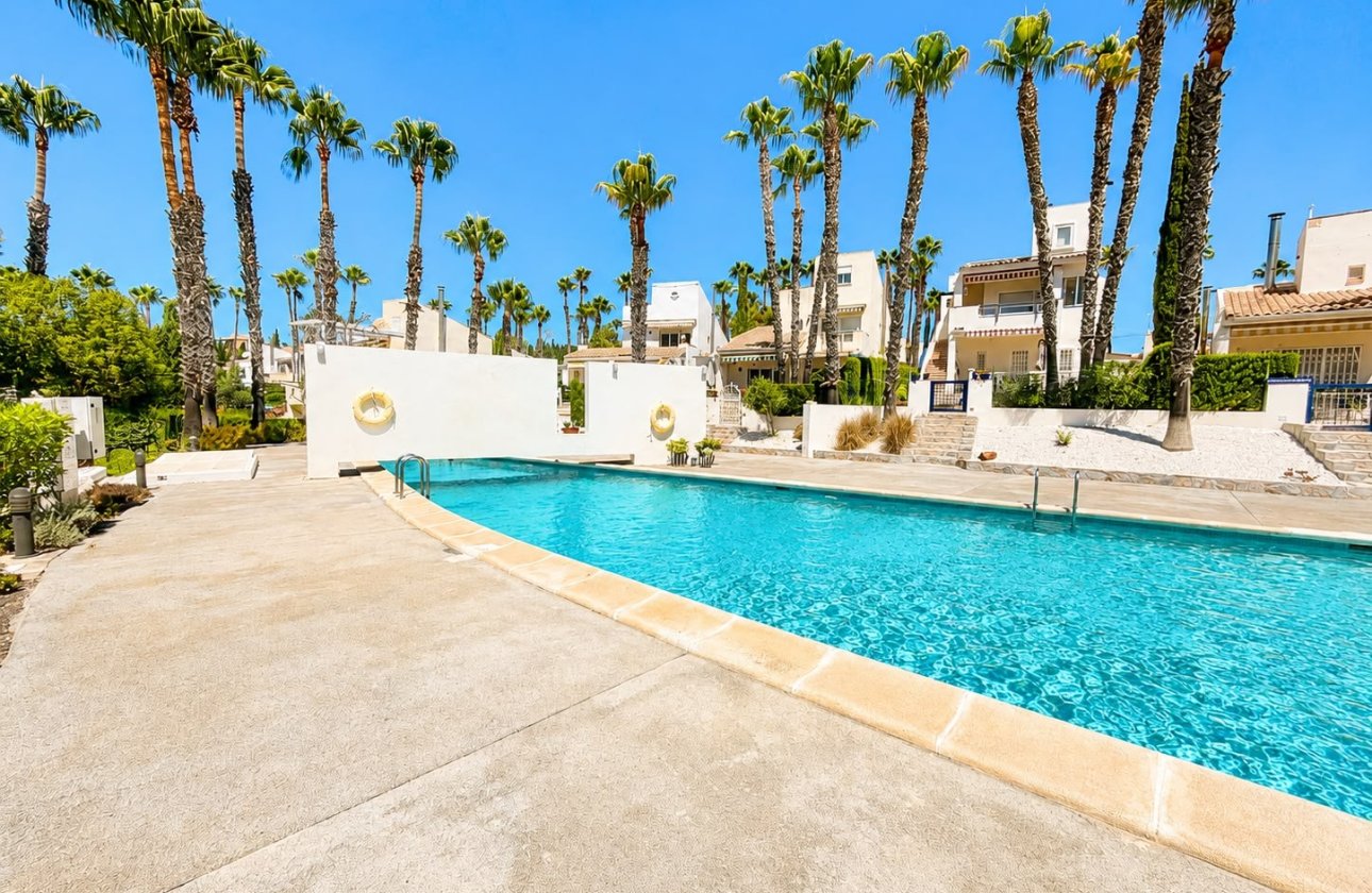 Resale - Villa -
Villamartin - Costa Blanca