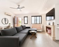 Resale - Villa -
Villamartin - Costa Blanca