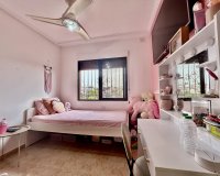 Resale - Villa -
Villamartin - Costa Blanca