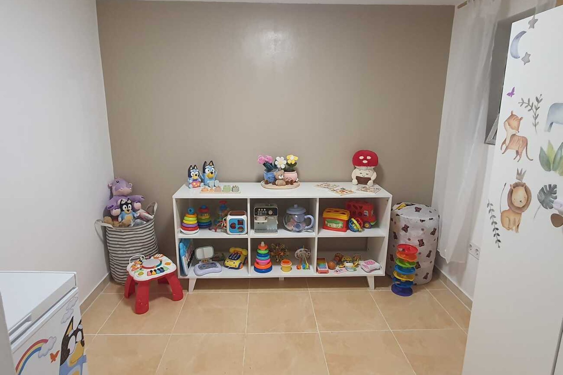 Resale - Villa -
Villamartin - Costa Blanca