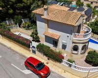 Resale - Villa -
Villamartin - Costa Blanca