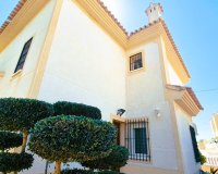 Resale - Villa -
Villamartin - Costa Blanca